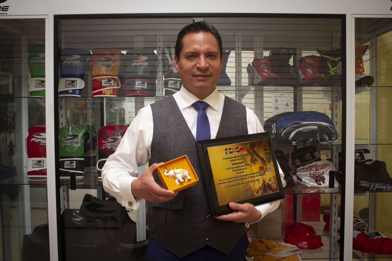 Reconoce FEMEM  contribución del tlaxcalteca Luis Antonio Herrera al deporte de contacto en México